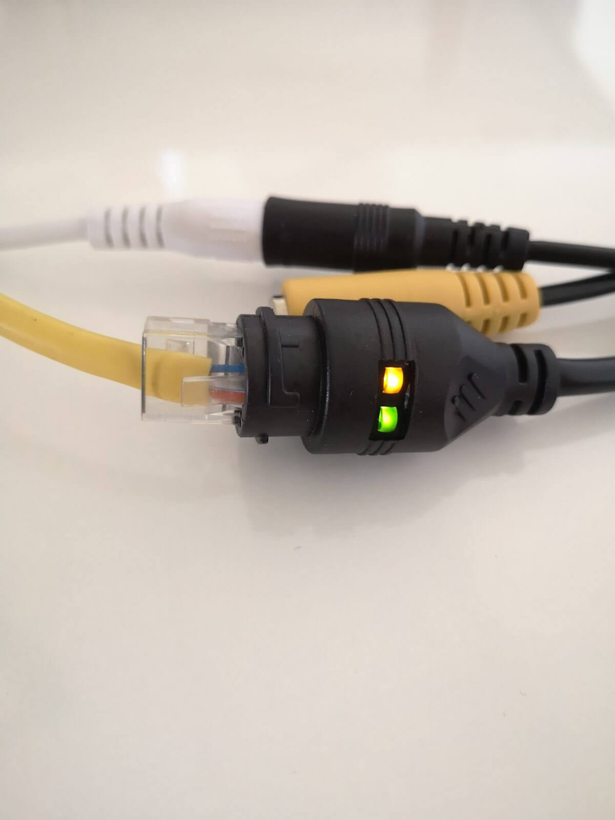 Installieren Sie Ihr intelligentes Garagentor und erhalten Sie